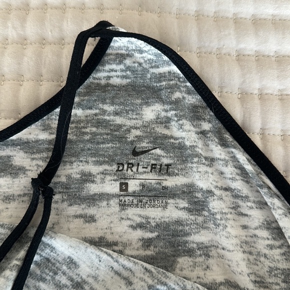 Nike Tank Top Small - Picture 3 of 3